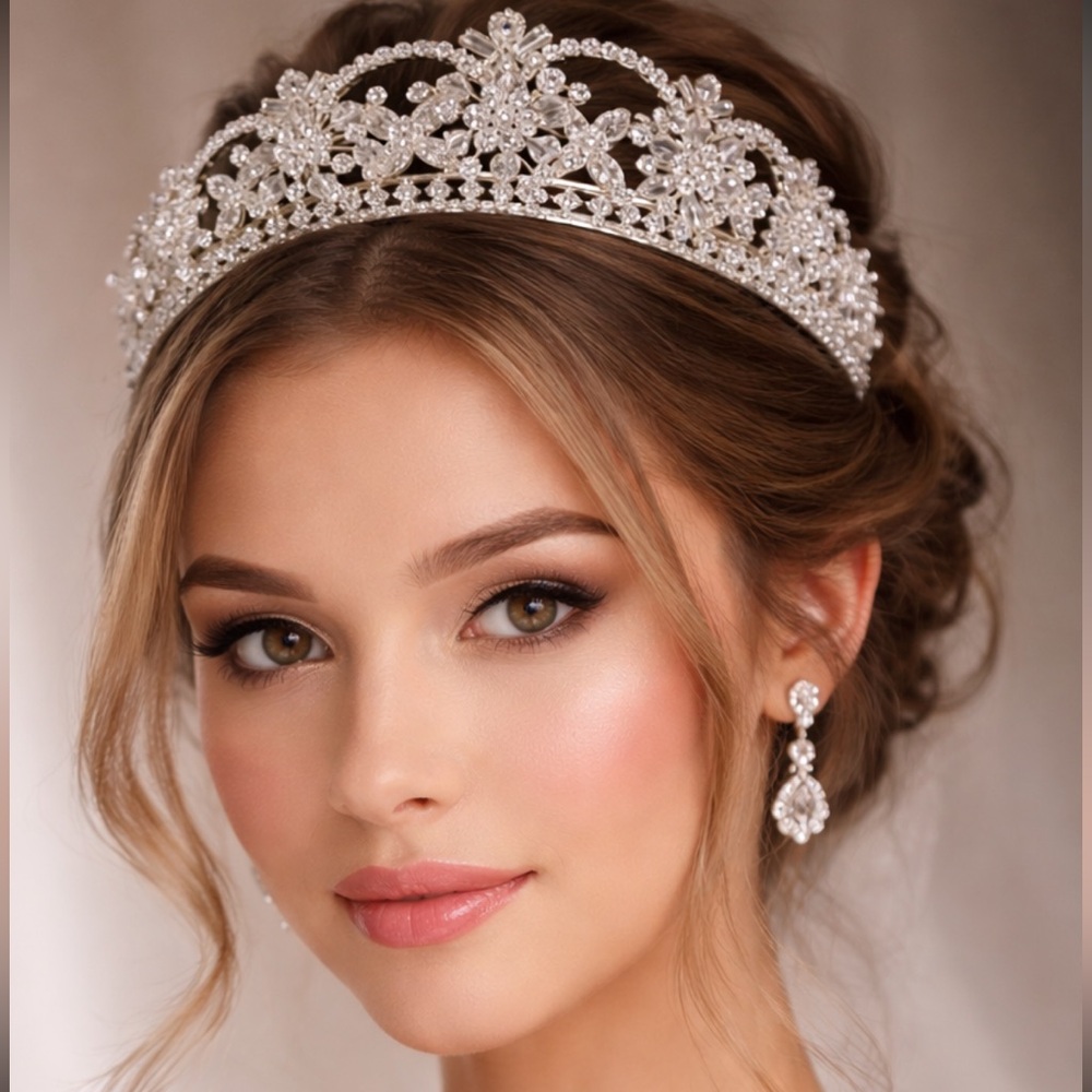 Sparkling Crystal Tiara w Silver accents & Rhinestone Bag-gets & loaded sparkle